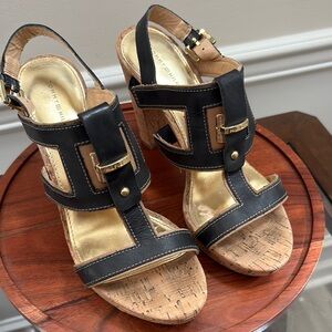 Tommy Hilfiger Black and Gold Sandals with Elegant Design
